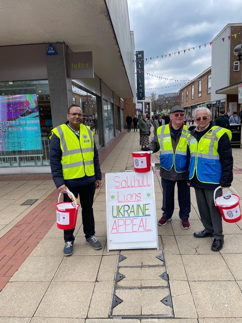 Lions members fundraising for Ukraine