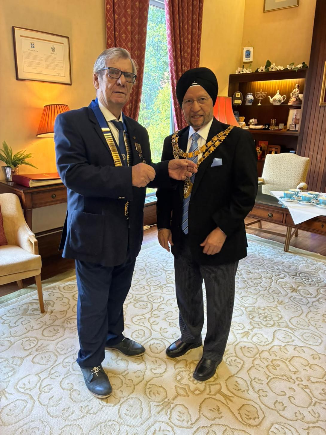 Solihull Mayor, new Honorary member of Solihull Lions 